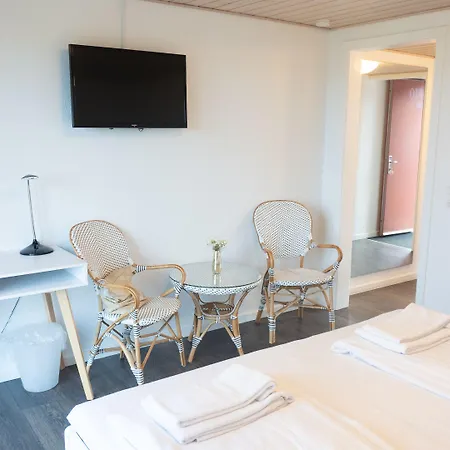 Ξενοδοχείο Hotelvfjorden 3*