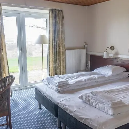 호텔 Hotelvfjorden 3*